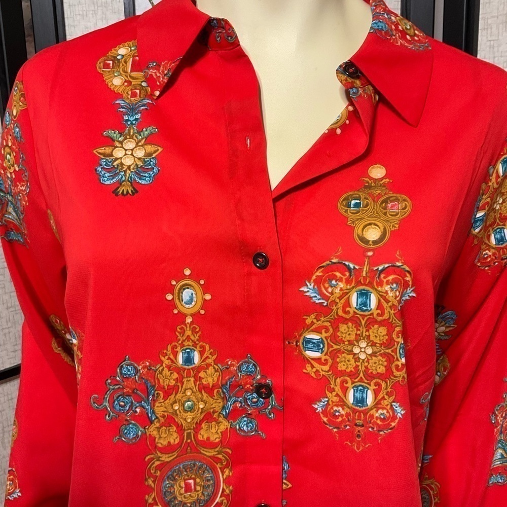 MOTTO Button Down Shirt - Picture 2 of 7